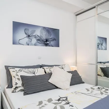 Ratac Lobrovic With Private And Beautiful Sunset Apartamento *