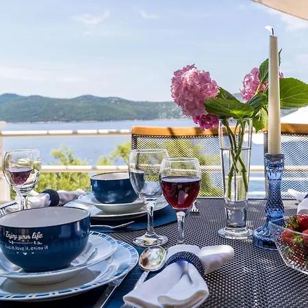 Ratac Lobrovic With Private And Beautiful Sunset Apartamento Slano