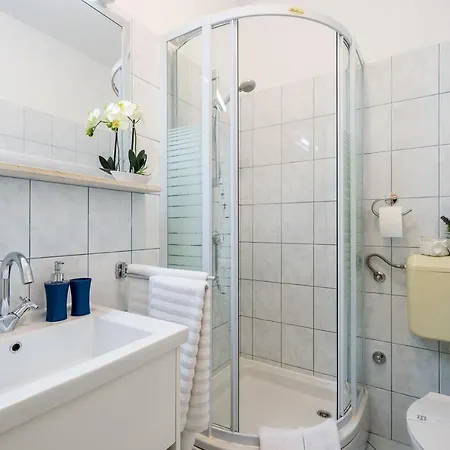 Ratac Lobrovic With Private And Beautiful Sunset Apartamento Slano