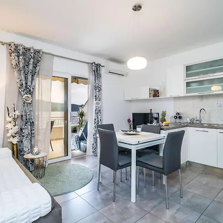 Ratac Lobrovic With Private And Beautiful Sunset