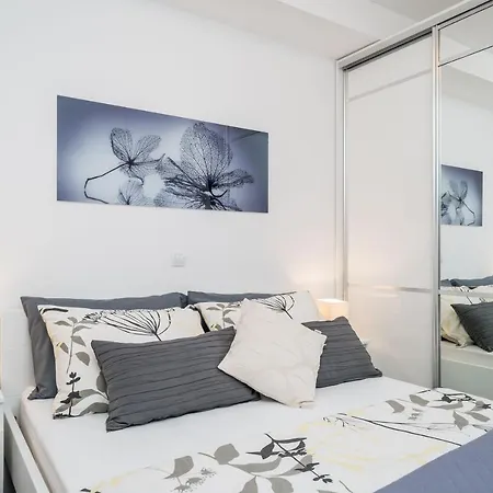 Ratac Lobrovic With Private And Beautiful Sunset Apartament *