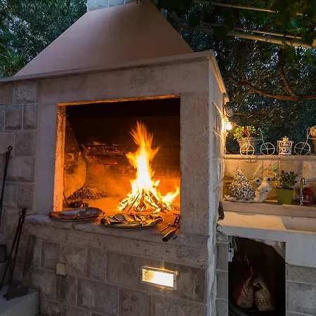 Апартаменты Ratac Lobrovic With Private And Beautiful Sunset Слано